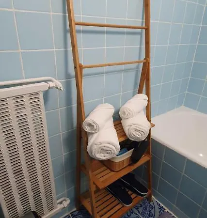 And Sleep Old * Bukareszt