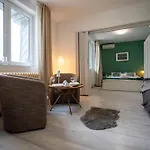 Apartment Old Town Luxe Retreat - Calea Victoriei Cec Bank *
