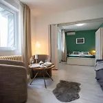 Old Town Luxe Retreat - Calea Victoriei Cec Bank Apartament *