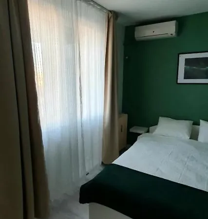 And Sleep Old ブカレスト