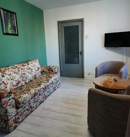 Apartment And Sleep Old